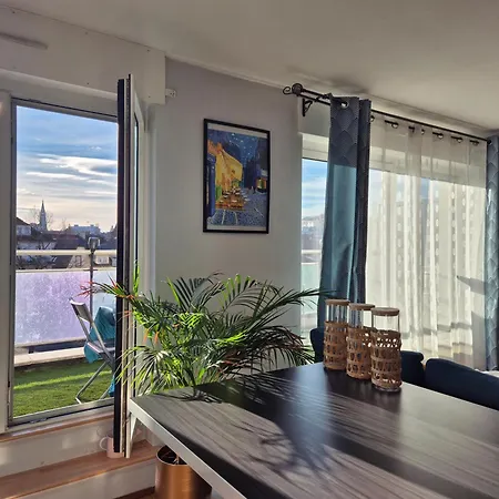 Daire D'exception Spacieux, 2 Chambres, Terrasse Privee, Vue Cathedrale Imprenable Strazburg