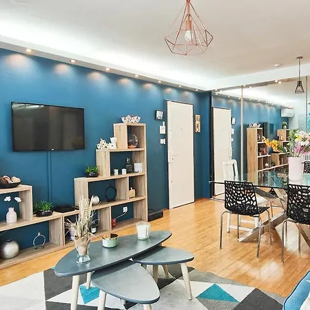 La Maison Bleue De *